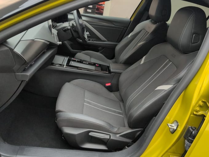2025 Vauxhall Astra