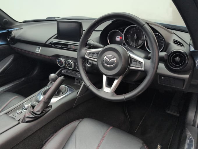 2025 Mazda 121
