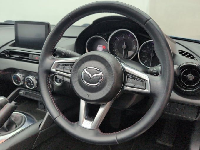 2025 Mazda 121