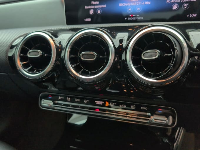 2025 Mercedes-benz Cla