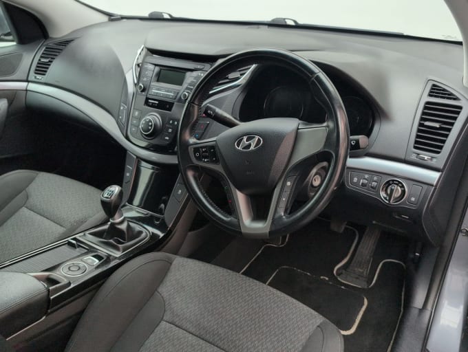 2025 Hyundai I40