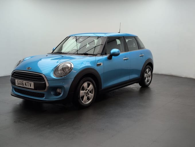 2025 Mini Hatch