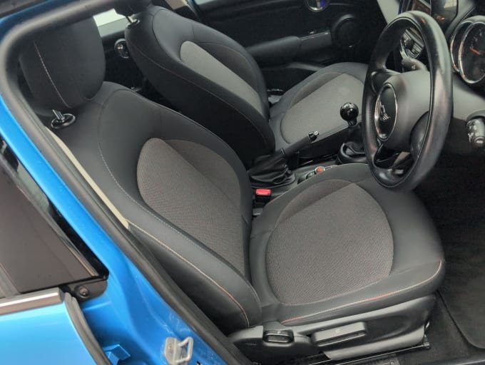 2025 Mini Hatch