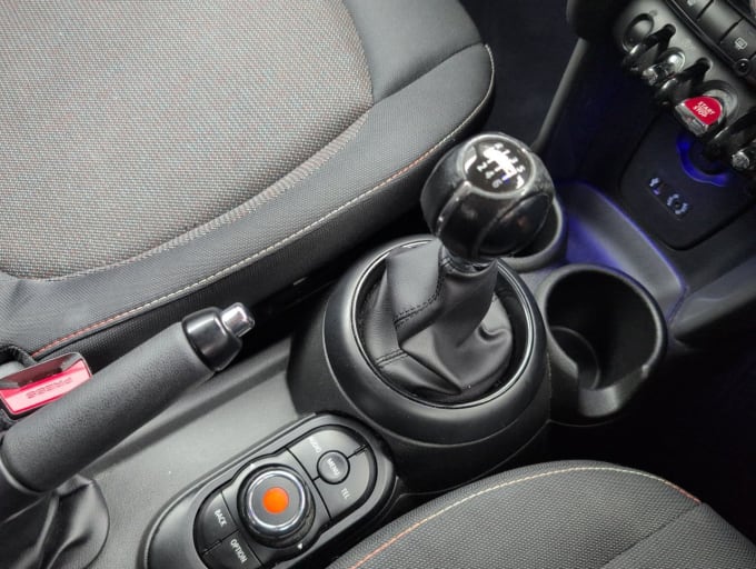 2025 Mini Hatch