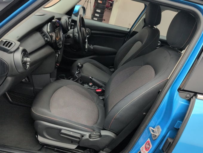 2025 Mini Hatch