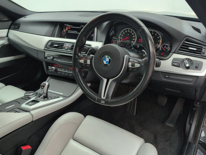 2025 BMW M5