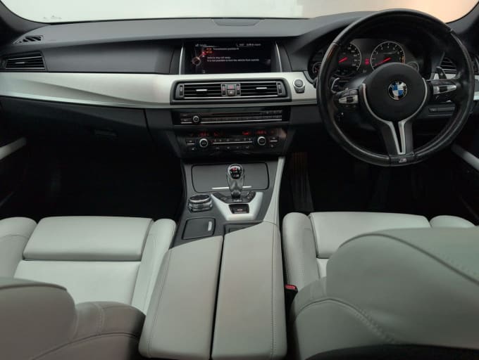 2025 BMW M5