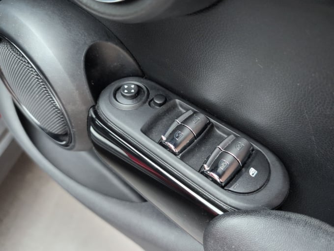 2025 Mini Hatch