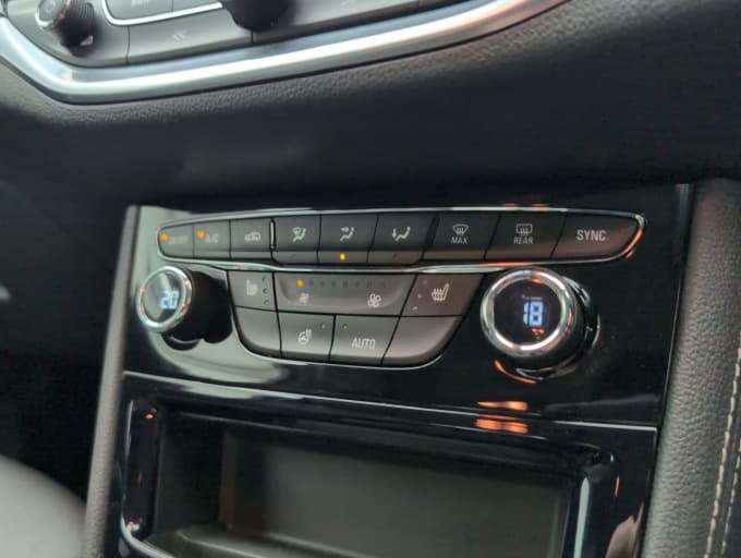 2025 Vauxhall Astra