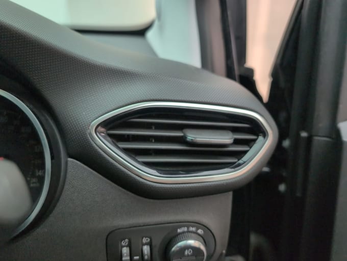 2025 Vauxhall Crossland X