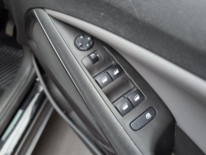 2025 Vauxhall Crossland X