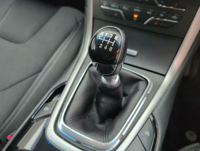 2025 Ford Edge