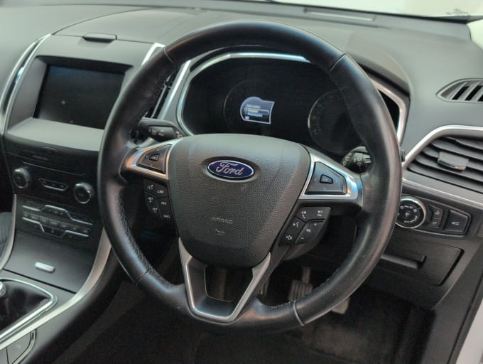 2025 Ford Edge