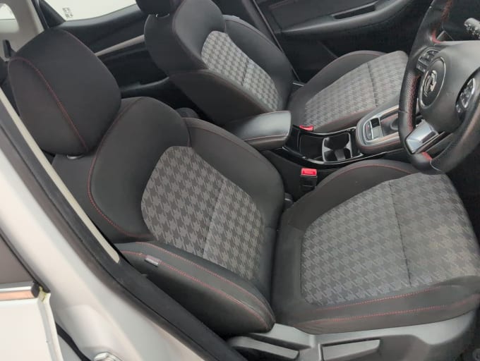 2025 Mg Mg Zs