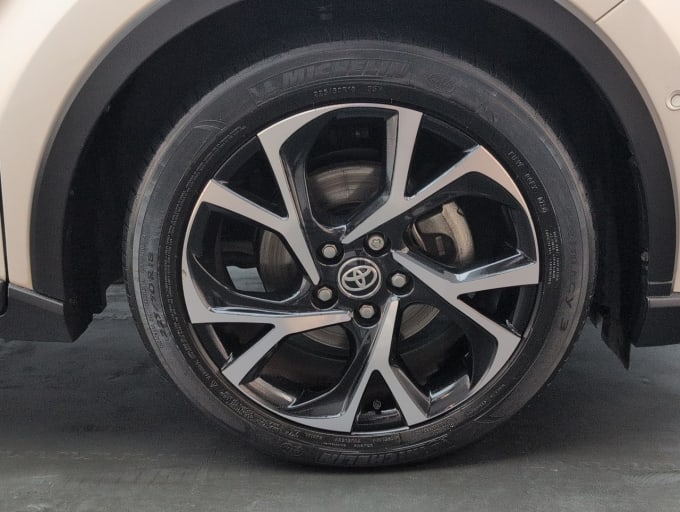 2025 Toyota C-hr