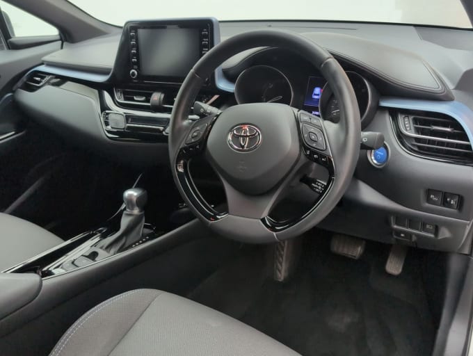2025 Toyota C-hr