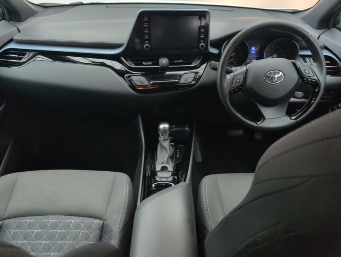 2025 Toyota C-hr