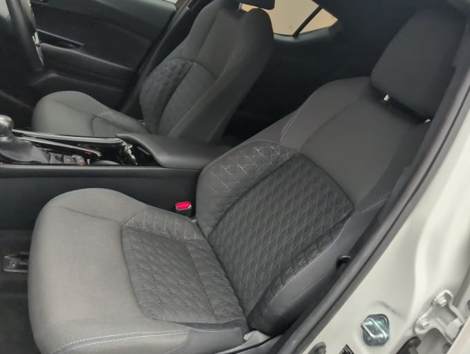 2025 Toyota C-hr
