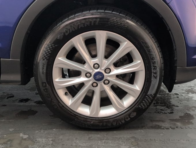 2025 Ford Kuga