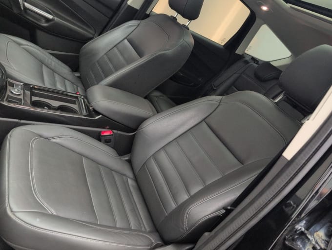 2025 Ford Kuga