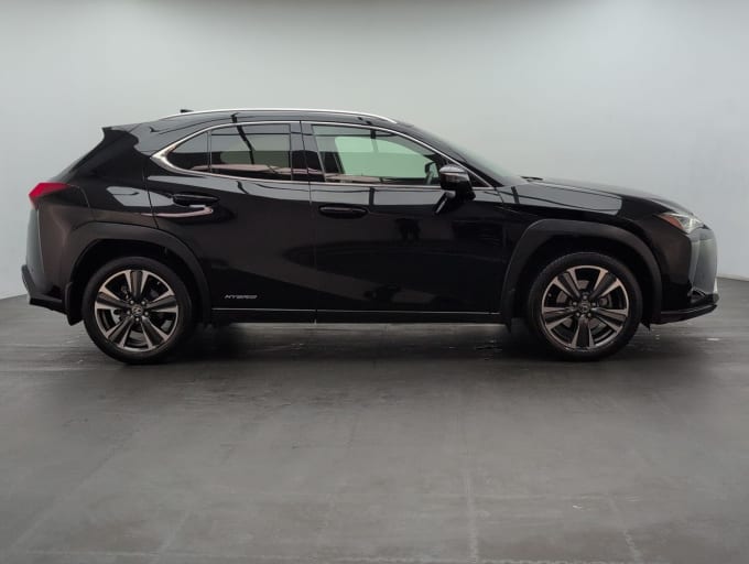 2025 Lexus Ux