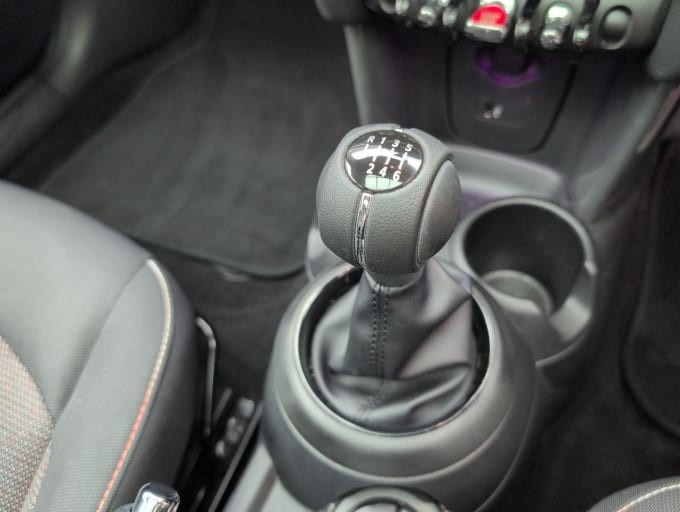 2025 Mini Hatch