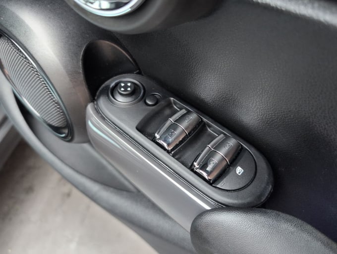 2025 Mini Hatch