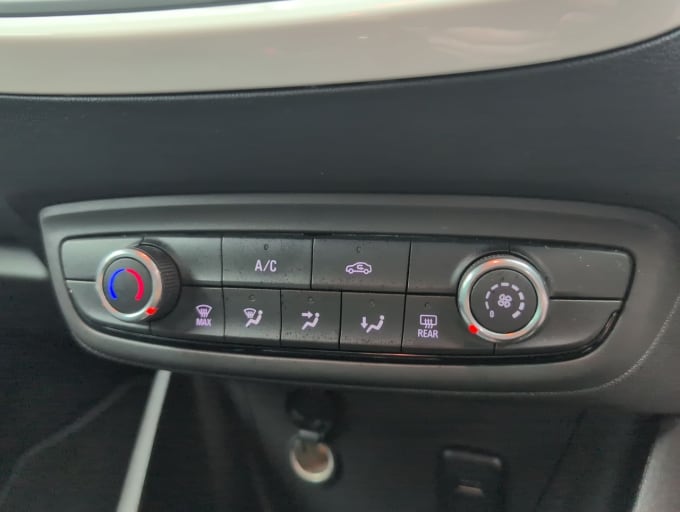 2025 Vauxhall Crossland X