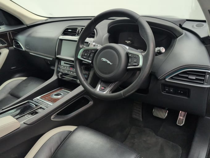 2025 Jaguar F-pace