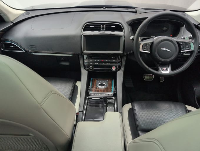 2025 Jaguar F-pace