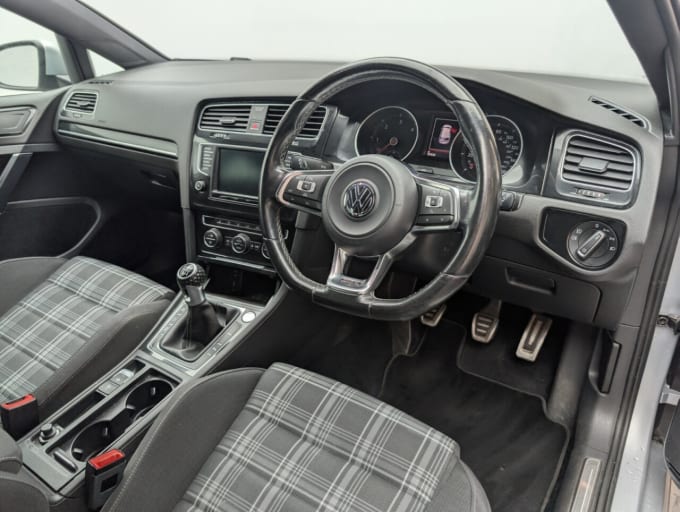 2025 Volkswagen Golf