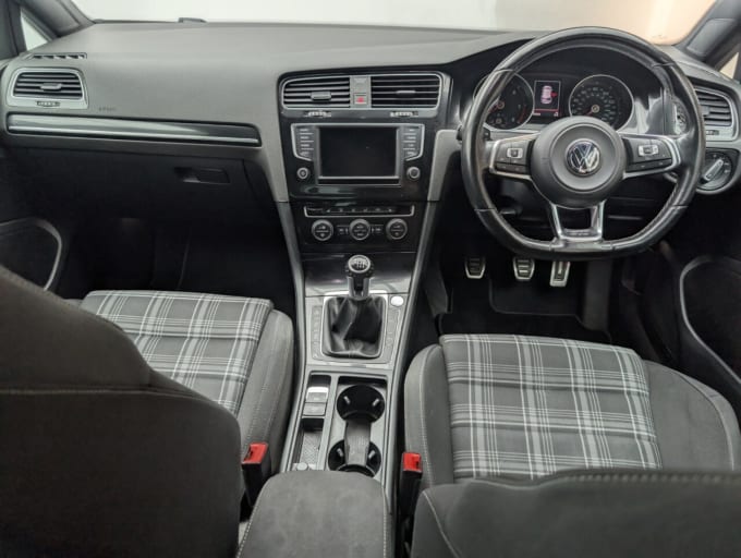 2025 Volkswagen Golf