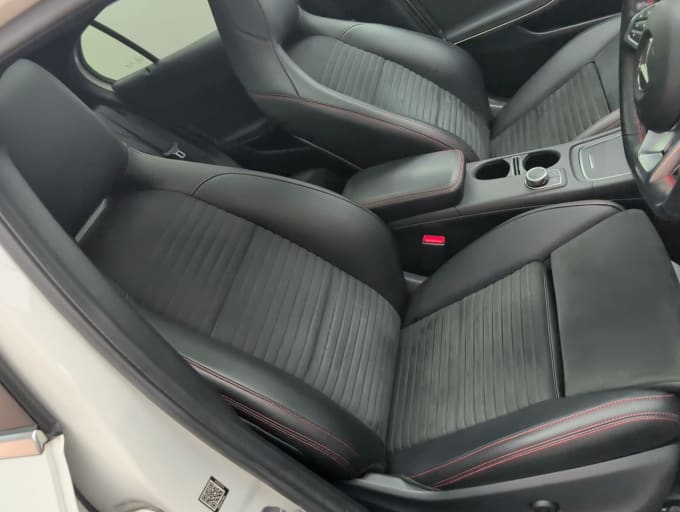 2025 Mercedes-benz 180
