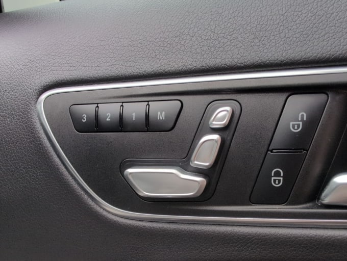 2025 Mercedes-benz 180