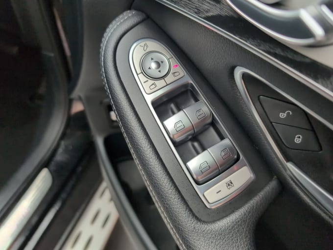 2025 Mercedes-benz Glc