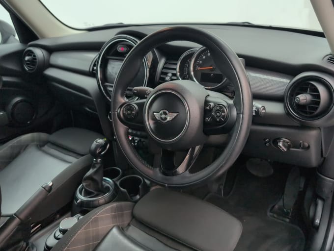 2025 Mini Hatch
