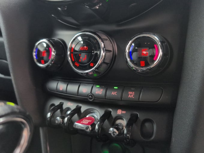 2025 Mini Hatch