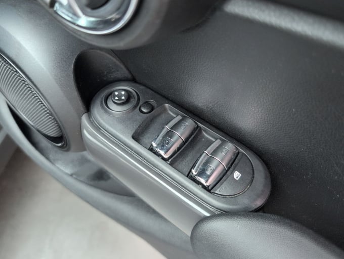2025 Mini Hatch