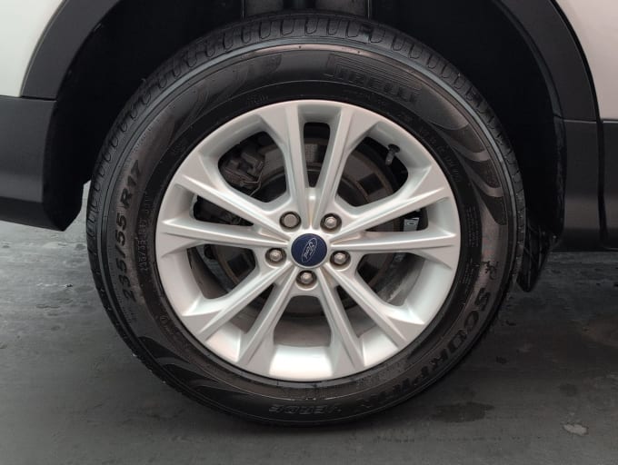 2025 Ford Kuga