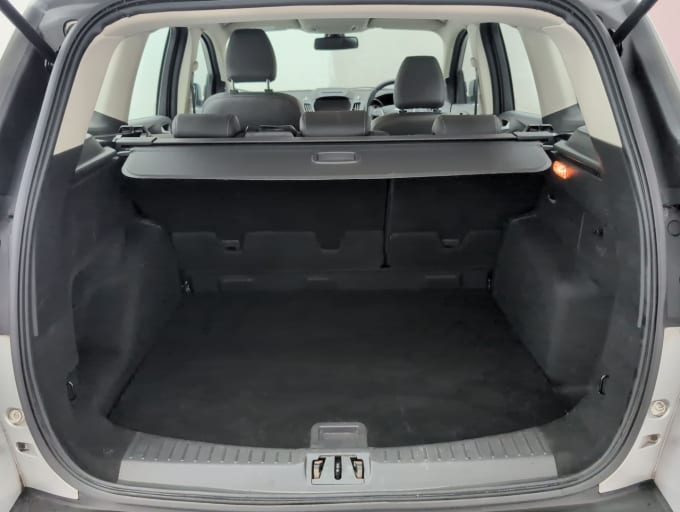 2025 Ford Kuga