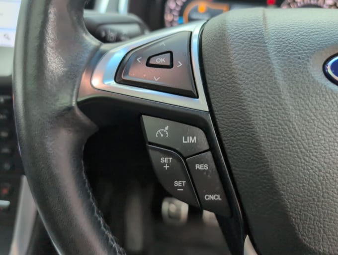 2025 Ford Edge