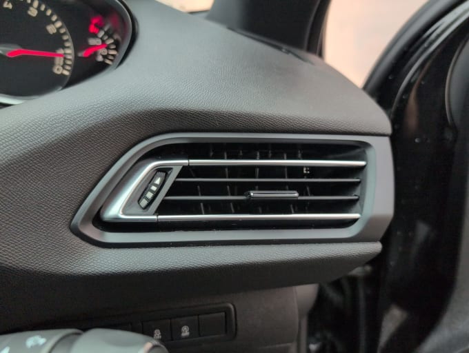 2025 Peugeot 308