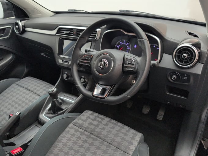 2025 Mg Mg Zs