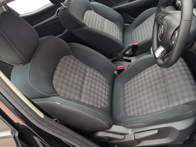 2025 Mg Mg Zs