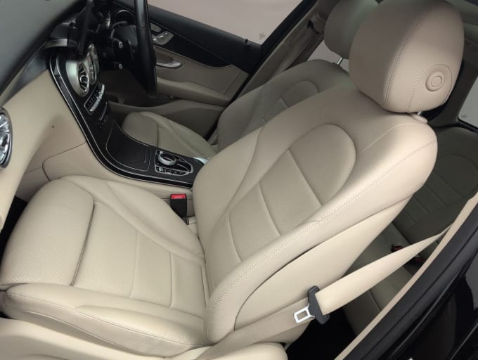 2025 Mercedes-benz Glc
