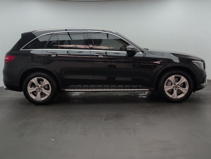 2025 Mercedes-benz Glc