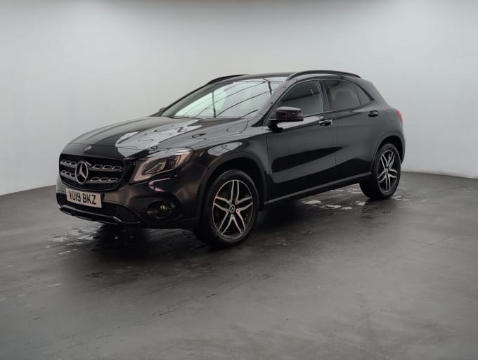 2025 Mercedes-benz 180
