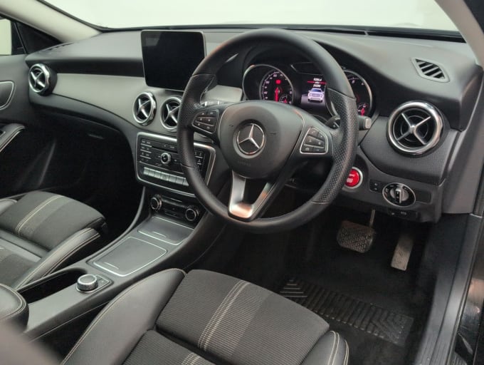 2025 Mercedes-benz 180