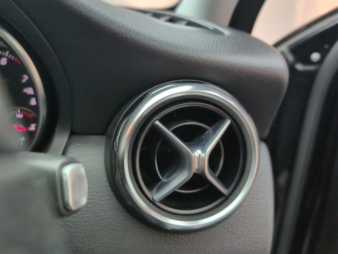 2025 Mercedes-benz 180