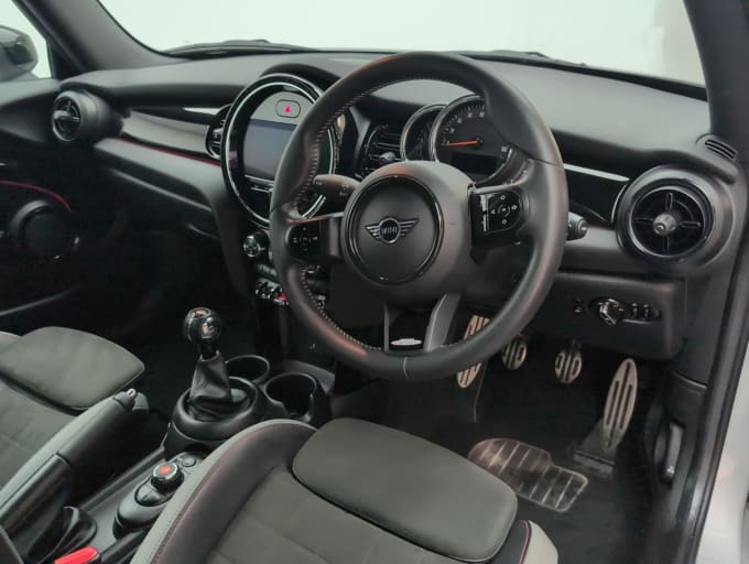 2025 Mini Hatch